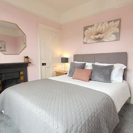 Hartoft St - 2 Bed Near River York Kültér fotó