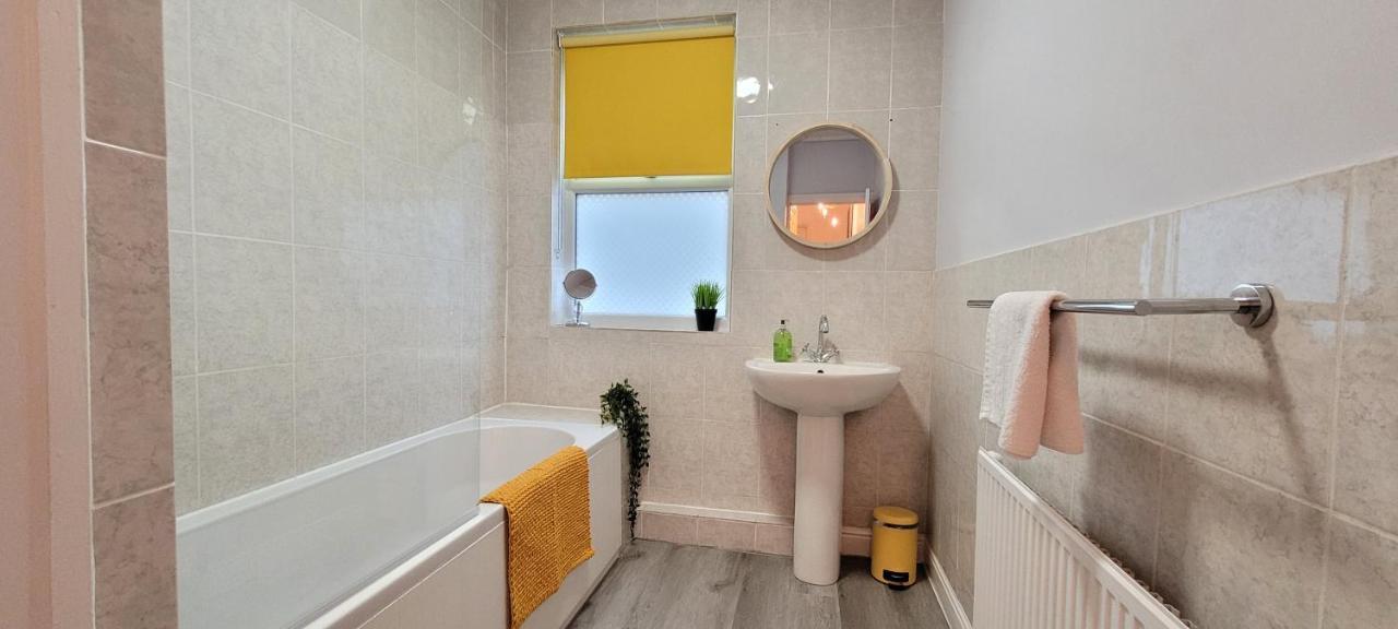 Hartoft St - 2 Bed Near River York Kültér fotó