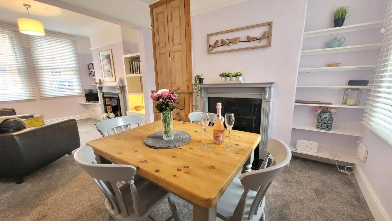 Hartoft St - 2 Bed Near River York Kültér fotó